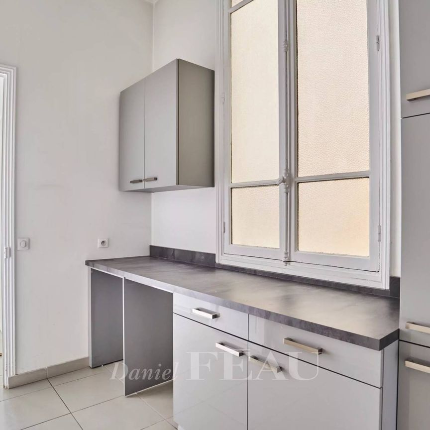 Location appartement, Paris 16ème (75016), 8 pièces, 361 m², ref 86110218 - Photo 1