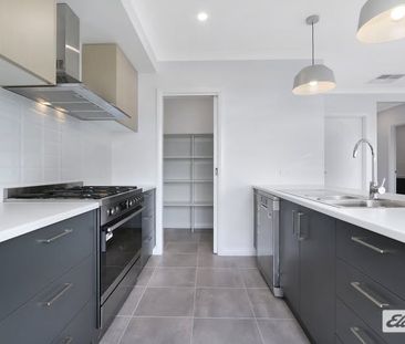 Brand new living! - Photo 5