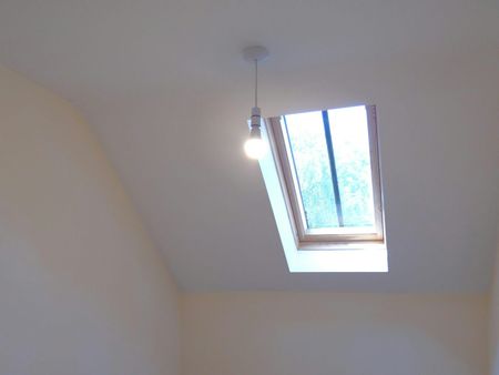 Flat to rent on - Photo 2