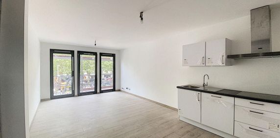 Appartement te huur in Ukkel voor € 1.150 met 1 slaapkamer - Foto 2