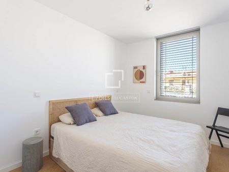 Excellent 2 Bedroom penthouse with 25m² terrace for rent in Argüelles, Madrid - Photo 5