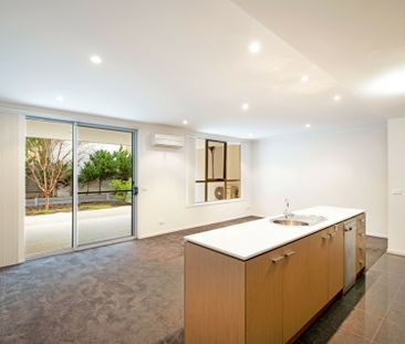 Two Bedroom Apartment - Great Location - Photo 4