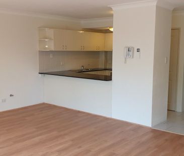 TWO BEDROOM APARTMENT!! - Photo 5