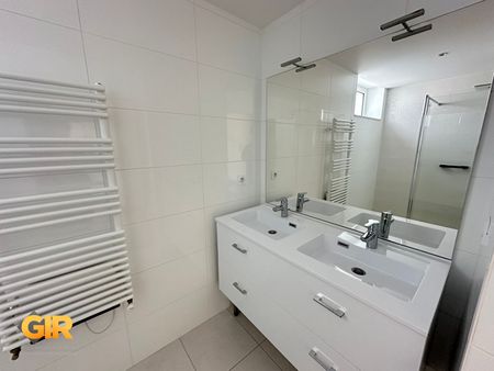 Location Appartement 3 pièces 83m² RENNES 35000 - Photo 4