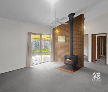 FAMILY HOME IN THE WEST! - Photo 1