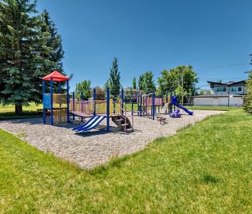 105 38 Avenue Southwest, Calgary - Photo 2