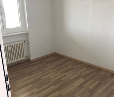 3.0 Zimmerwohnung in Schwerzenbach - Photo 2