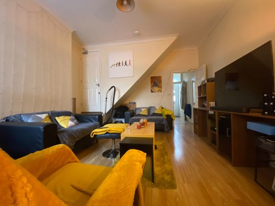 Cyfarthfa Street, Roath - Photo 1