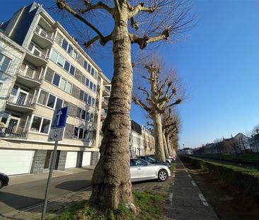 Zonnig 2 slaapkamer appartement gelegen op de Coupure - Photo 2