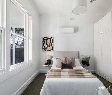 Versatile Victorian Elegance - 6 month lease - Photo 2