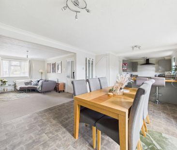 4 bedroom semi-detached house to rent - Photo 1