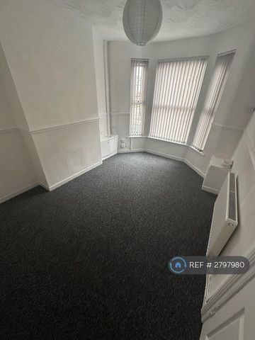 3 bedroom terraced house to rent - Photo 3