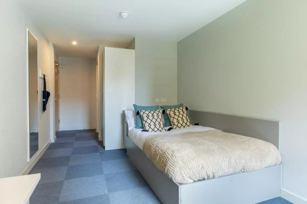 Gold En Suite - Photo 1