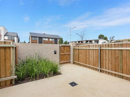 Modern Home in Convenient Location - Photo 3