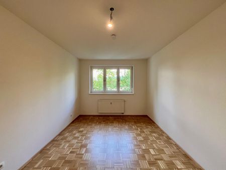 Sanierte 2 Zimmer-Wohnung mit Balkon ins Grüne - Provisionsfrei! - Foto 3