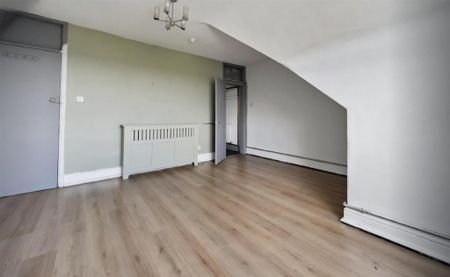 4 bedroom semi-detached house to rent - Photo 5