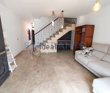 Alquiler de chalet adosado en Calle Cabo de Gata - Photo 2