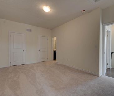 For Lease - 22 Griffith Street, Aurora, Ontario - Photo 4