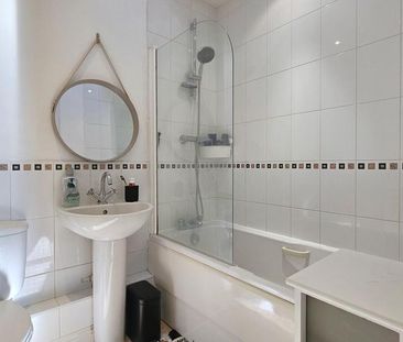 1 bedroom coach house to rent - Photo 6