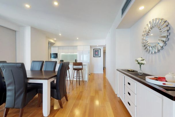 Luxury Fully-Furnished Apartment with River Views - Photo 1