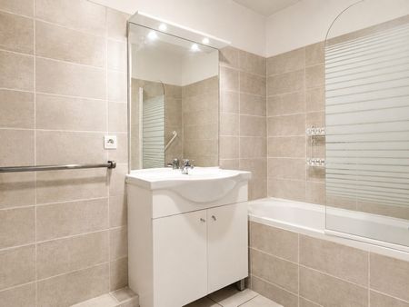Location Appartement 3 pièces 59m² NARBONNE 11100 - Photo 4