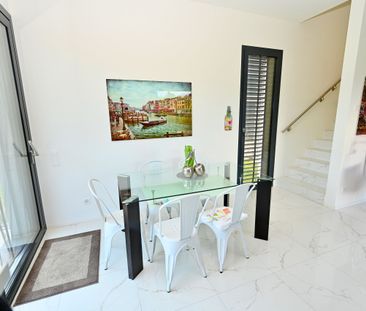 Modern Villa with Superior Standing Finishes and Garden - Photo 6