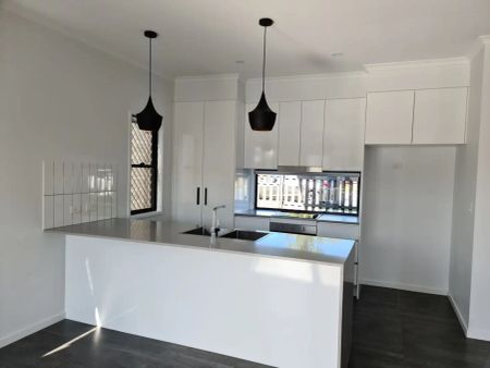 1/33 Henderson Road, Everton Hills QLD 4053 - Photo 4