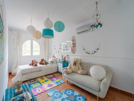 Excellent 4 Bedroom house / villa for rent in La Eliana, Valencia - Photo 3