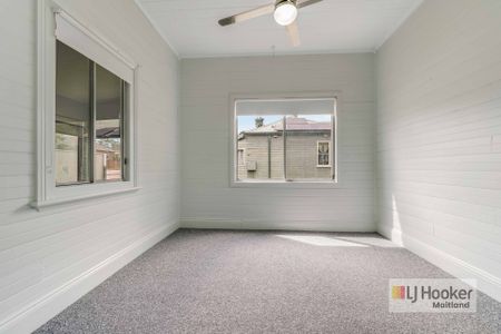 IDEALLY LOCATED!! - Photo 4