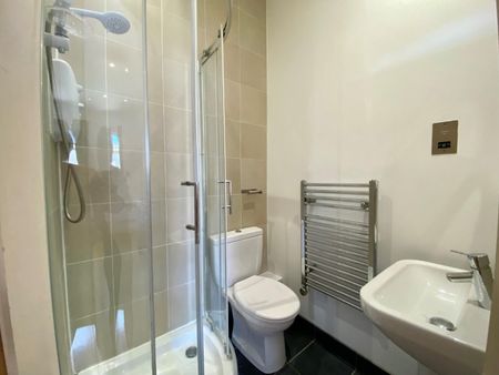 1 bedroom Flat To Let - Photo 5