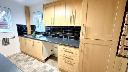 2 bedroom semi-detached house to rent - Photo 4