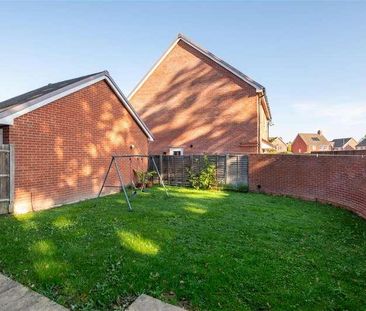 Tanner Crescent, Horley, RH6 - Photo 1