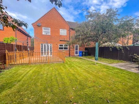 5 bedroom detached house to rent - Photo 4