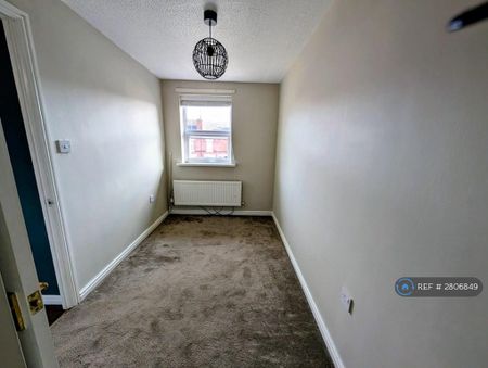 2 bedroom terraced house to rent - Photo 3