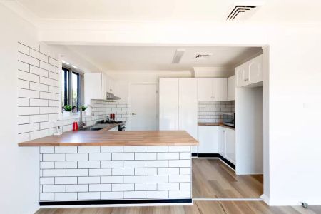 Spacious freestanding 3 bedroom house - Photo 2