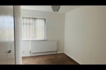 2 Bed Flat, The Larches, LU2 - Photo 3