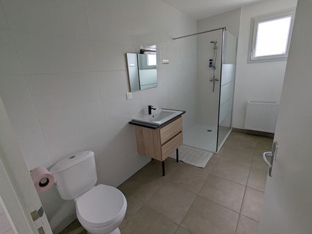 Location Maison 4 pièces 90m² - Photo 3