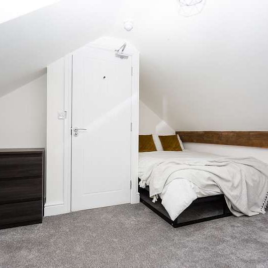 6 Bedroomed co-living home refurbished in 2023 - Photo 1