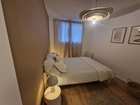 Location Appartement 4 pièces 63m² TOULON 83000 - Photo 5