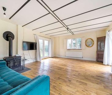 Guildford Road, Ottershaw, Chertsey, Surrey, KT16 - Photo 1