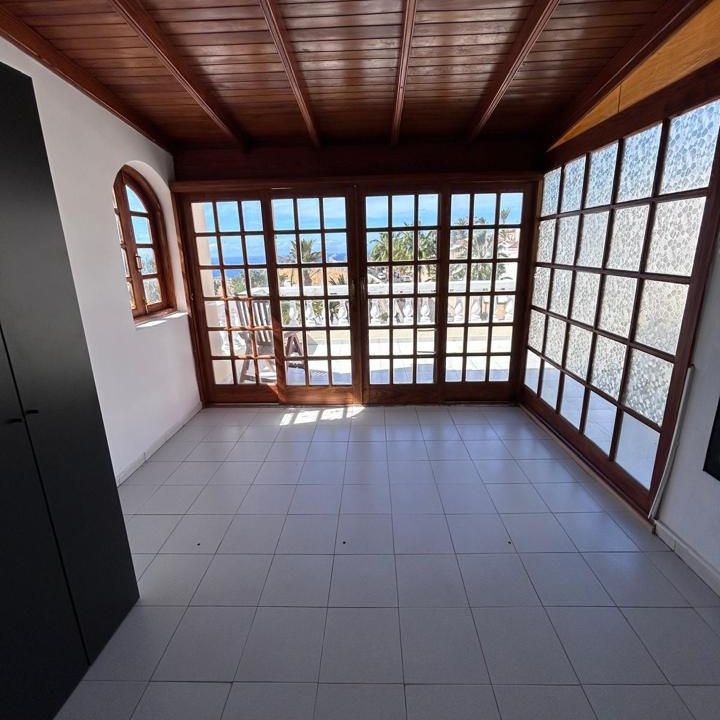 MAGNIFICENT APARTMENT IN SAN EUGENIO! - Photo 1