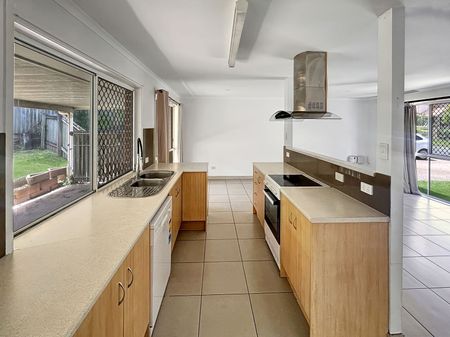 4 Tracey Drive, 4300, Goodna Qld - Photo 4