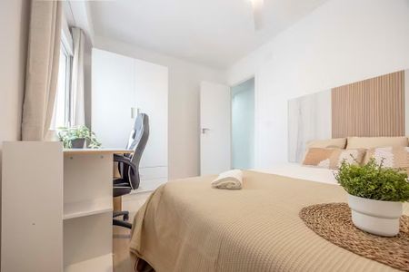 Carrer de lArquitecte Arnau, Valencia, Valencian Community 46020 - Photo 4