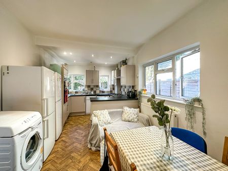 Room 4, Abbey Road, Cambridge - Photo 4