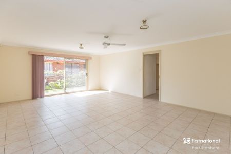 4 Bedroom, Airconditioned, family sized home close to the water - Photo 4