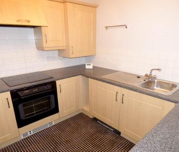 2 bedroom flat to rent - Photo 3