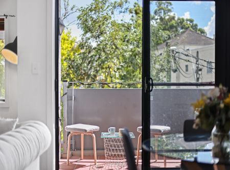 One Bedroom Apartment in The Heart of Newtown - Photo 5