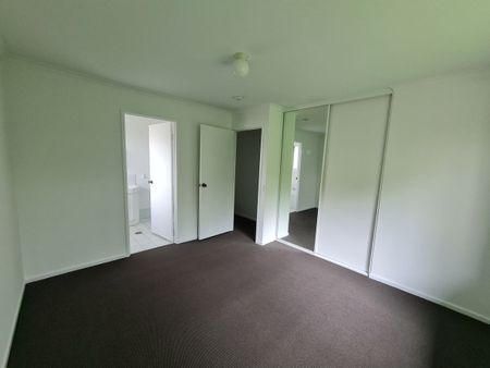 3 Bedroom Family Home with a Study - Photo 3