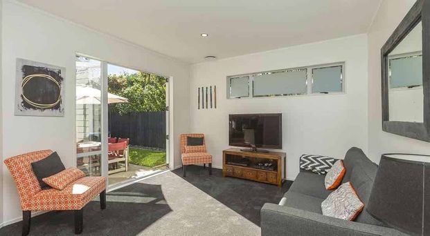 Easy living in Mt Eden - Photo 1