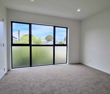 Easy, Modern Living - Photo 2